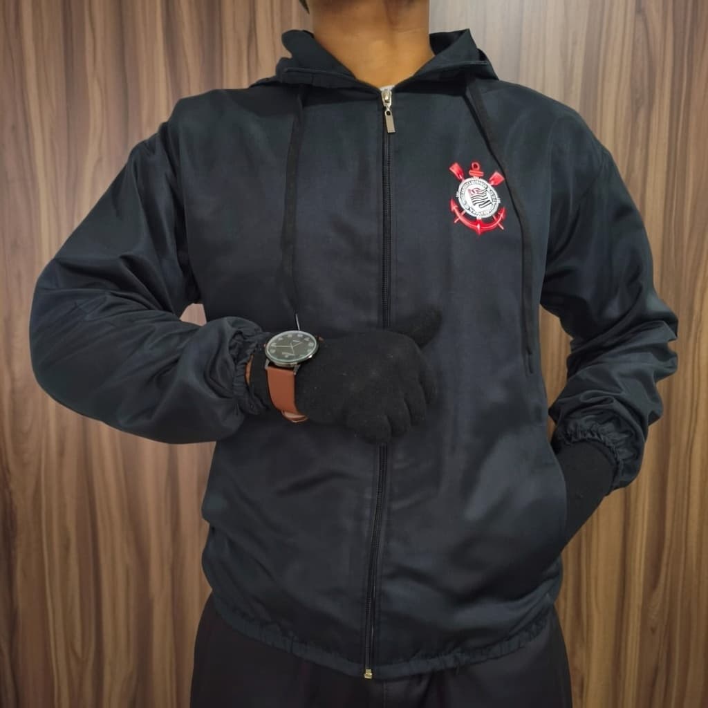 Corta-Vento Masculino Esportivo Leve, Resistente e Confortável de times brasileiros