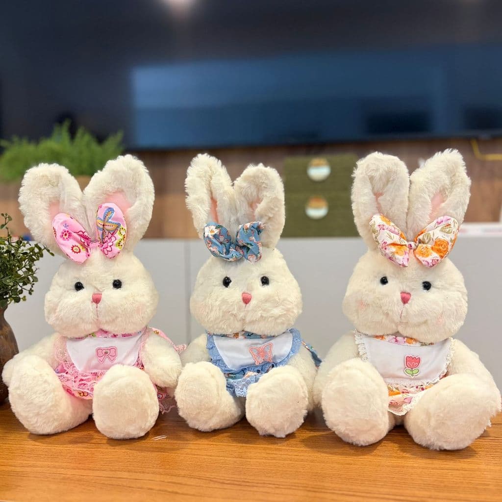 Coelho de Pelúcia 40cm Média- Super Fofo com Laço e Roupinha – Bichinho de Pelúcia Macio Infantil Presente Dia das Crian