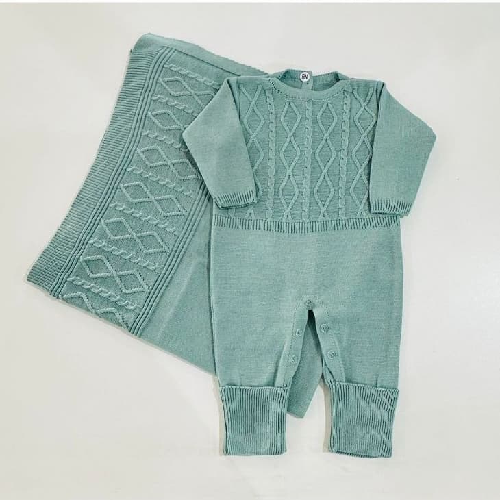 Kit Macacão e Manta Saída Maternidade Trança de Tricô Bebê Reborn RN Roupinha de Bebe