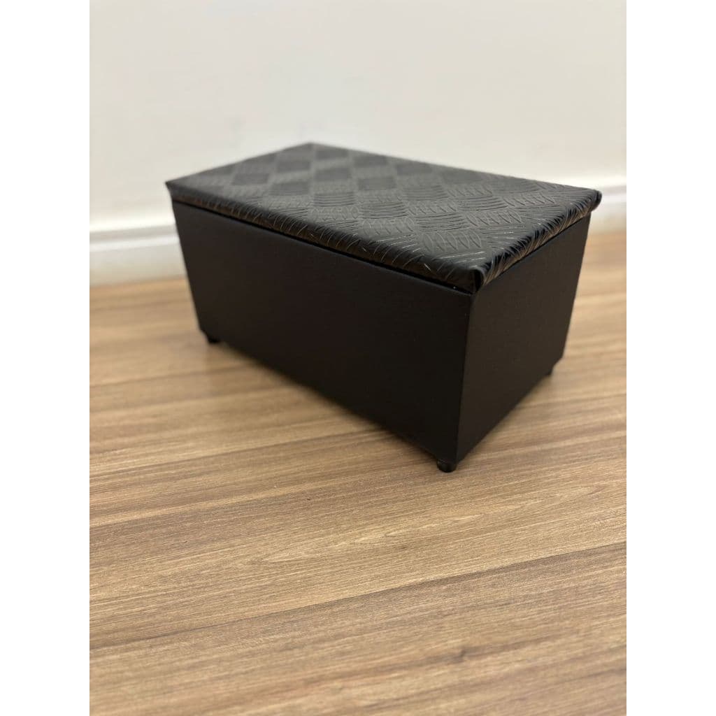 escada 1 degrau  petes e uso domesticos preta