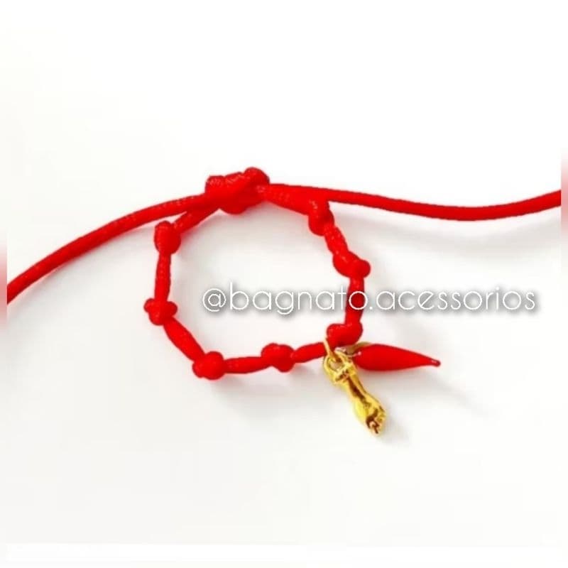 Pulseira de proteção 7 nós vermelha para bebê com pingente (bijuteria)  figa e pimenta