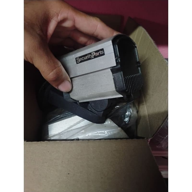 câmera de segurança falsa para intimidar vagabundo