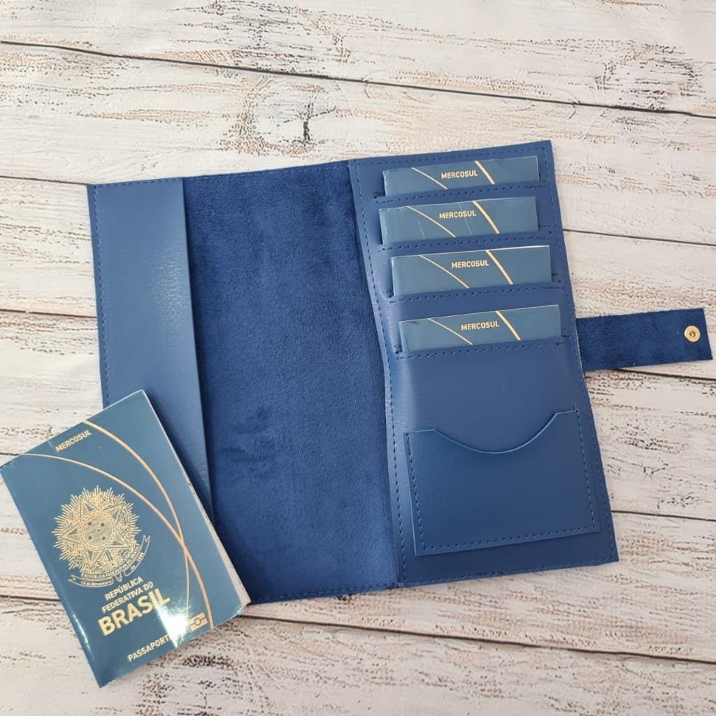 Capa para passaporte família - Para 4 lugares - PERSONALIZO NA CAPA E COM NOMES INTERNOS