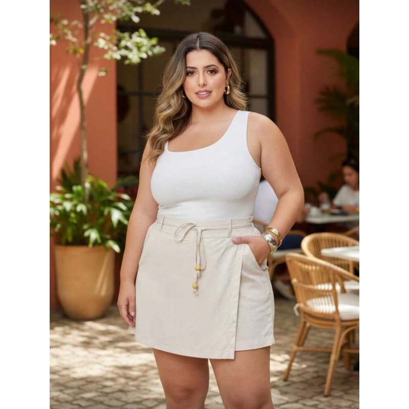SHORT SAIA CAMILA PLUS SIZE EM LIHNO PREMIUM , CINTURA ALTA COM BOLSOS E CINTO,  MUITOS CORES DISPONÍVEIS. VERÃO 2026