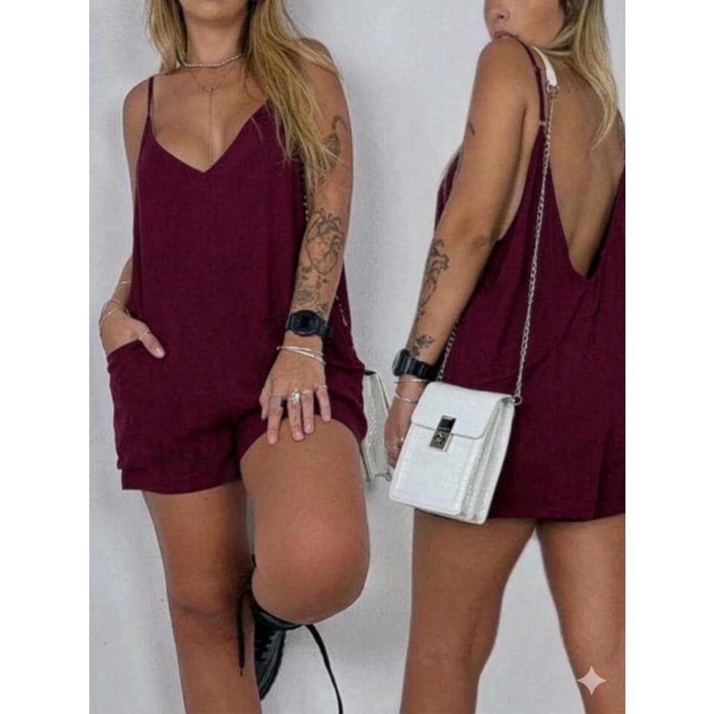 Macaquinho Camila casual, com alças reguláveis e zíper nas costas