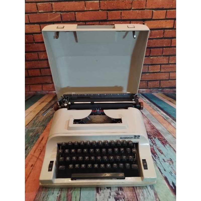 Máquina de escrever Remington 22 Branca