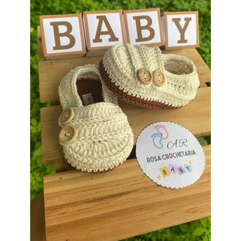 Sapatinho de bebê/ sapatinho masculino/ sapatinho de crochê