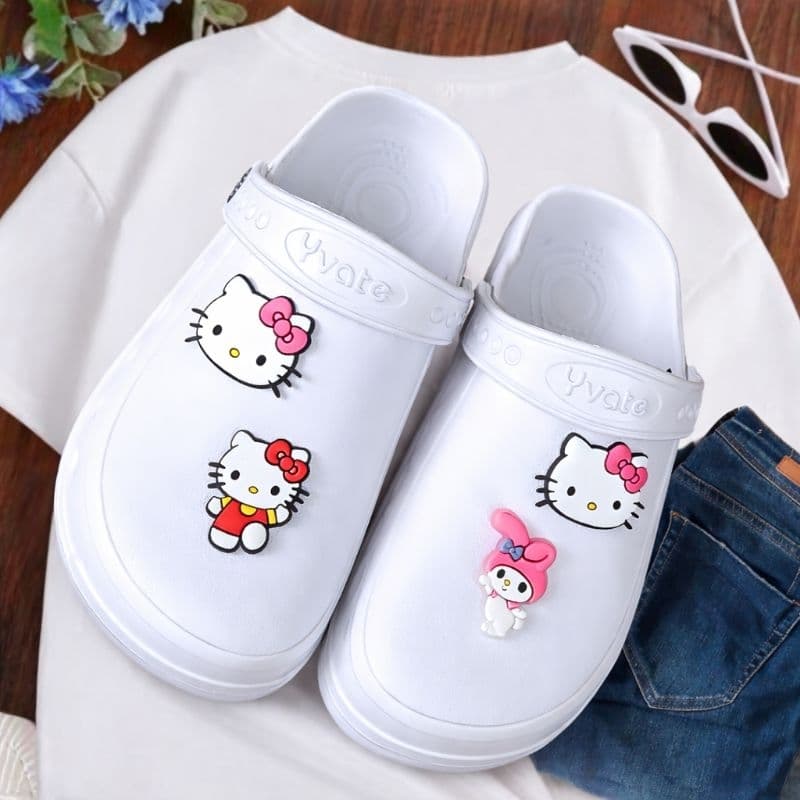 Sapato BABUCHE Nuvem Fechado Hello kitty Profissional Antiderrapante Leve (Babuche fechada Hello kitty)