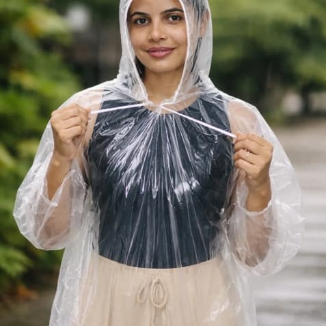 Capa de Chuva Descartável Transparente com Capuz Tamanho Único Unissex Ideal Para Eventos