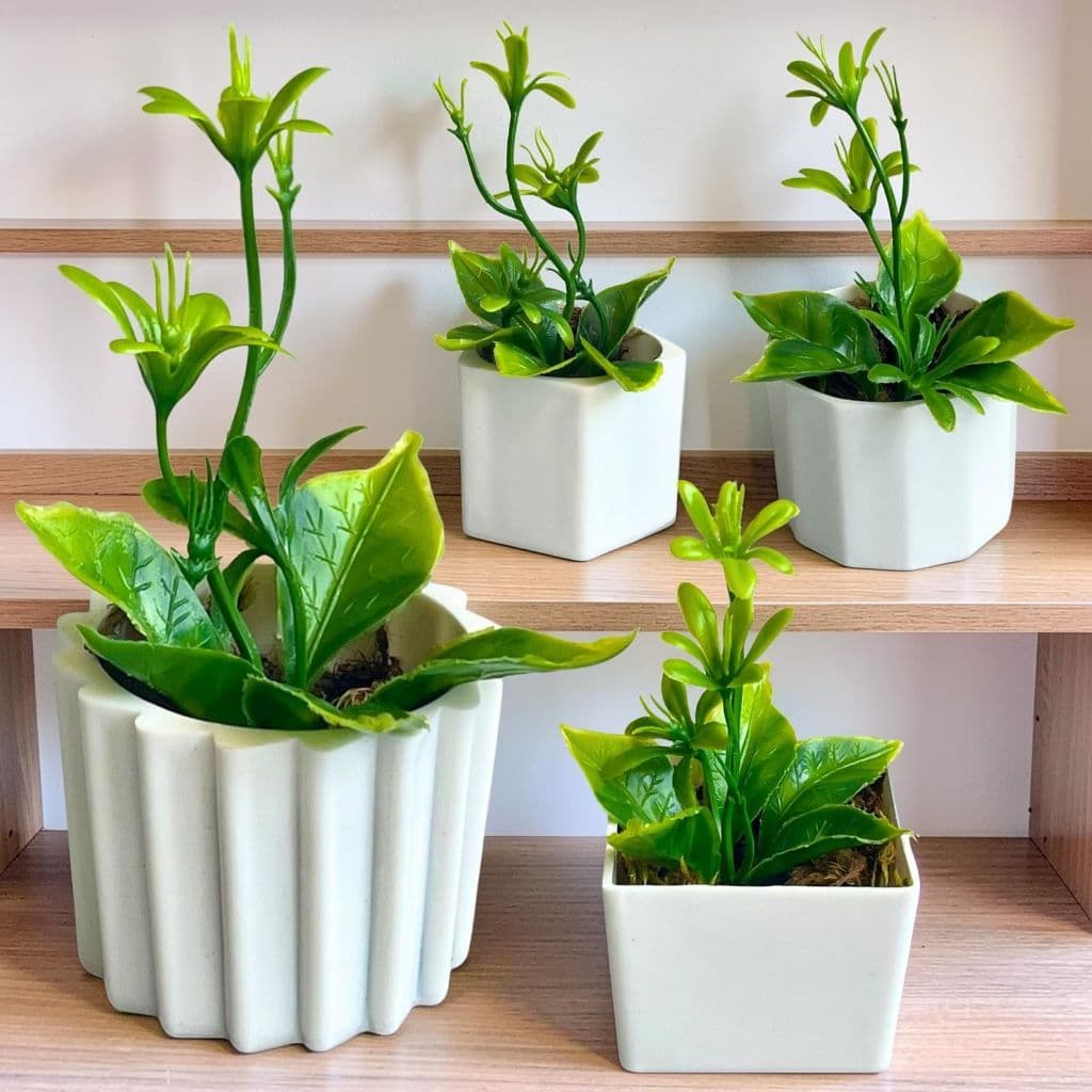 4 Mini Vasos com Plantas Artificiais para Sua Casa