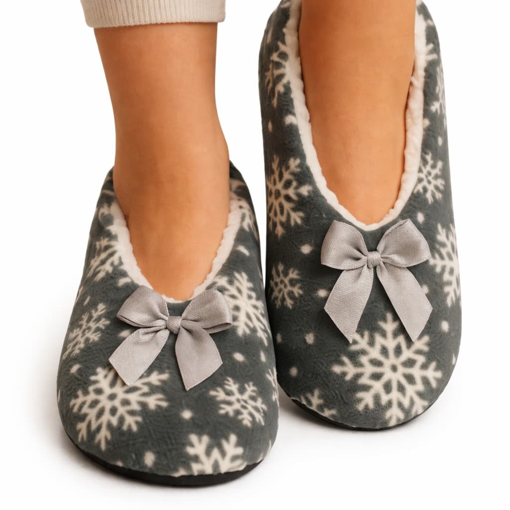 Pantufa Sapatilha de Inverno Peludinha Forrada de Lã Antiderrapante Feminina Fechada