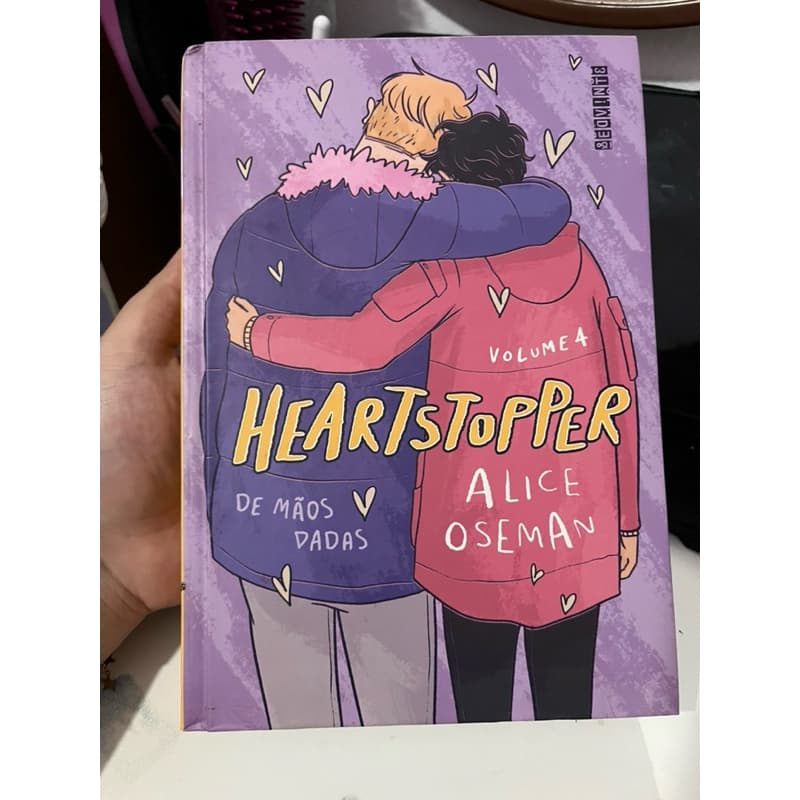 Heartstopper Volume 4