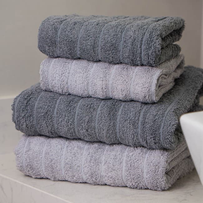 Kit 2 Banho (600g) + 2 Rosto Requinte (186g)– 75x150cm  Fio Penteado 100% Algodão –Toalhas Wiegand Premium