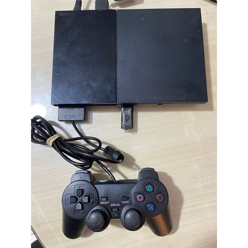 Ps2 Slim 1 controle + Memori Card + Pen Drive e Cabos + de 2 mil Jogos ( leitor funcionado)
