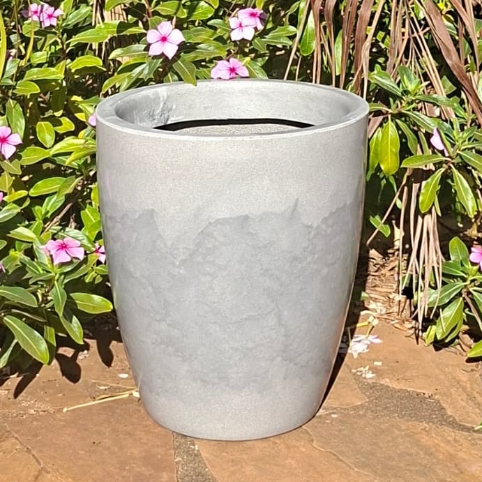 Vaso de planta decorativo reciclável em polietileno redondo efeito marmorizado luxo colunas jardim P