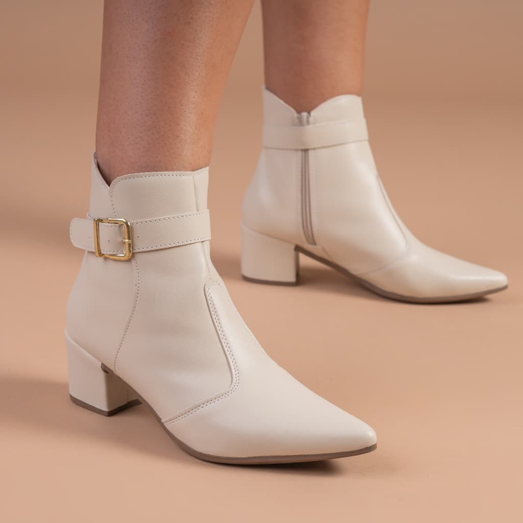 Bota Feminina Social Bico Fino Salto Médio Cano Curto Médio Fivela Confortável Moda
