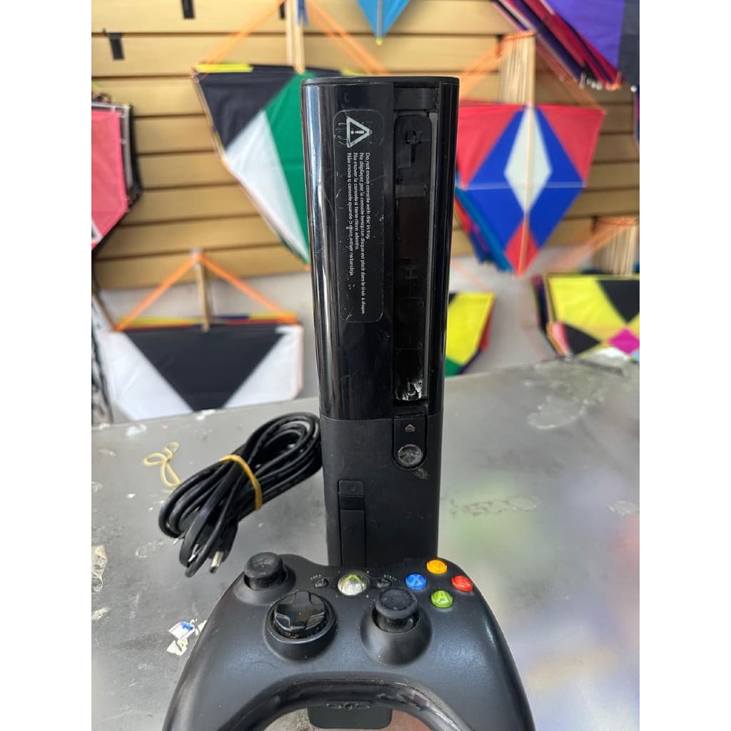 Console xbox 360 não lê disco acompanha controle