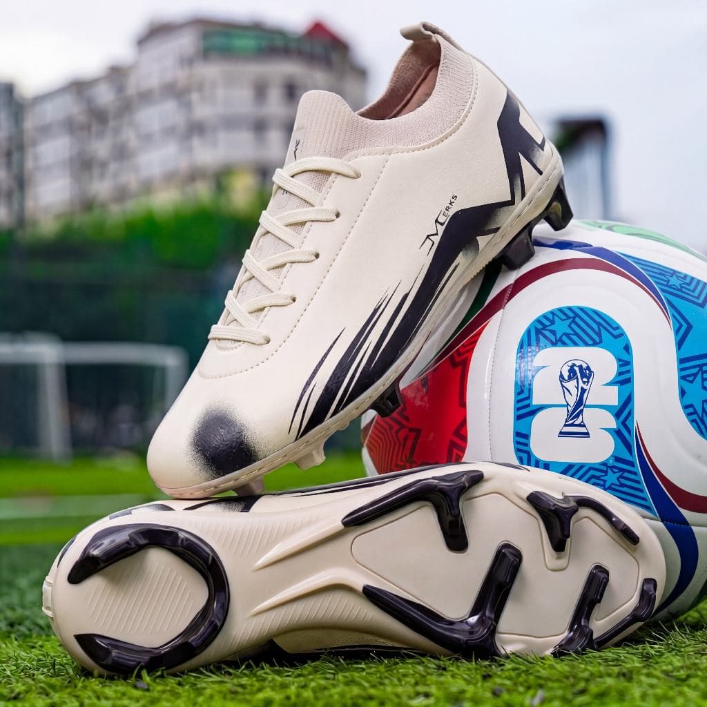 Chuteira Campo Merks Meinha Botinha Cano Baixo Grama Natural Futebol Leve Resistente Costurada Macia Com Travas