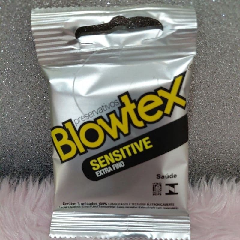 Pacote de preservativos blowtex sensitive extra fino contendo 3 unidades