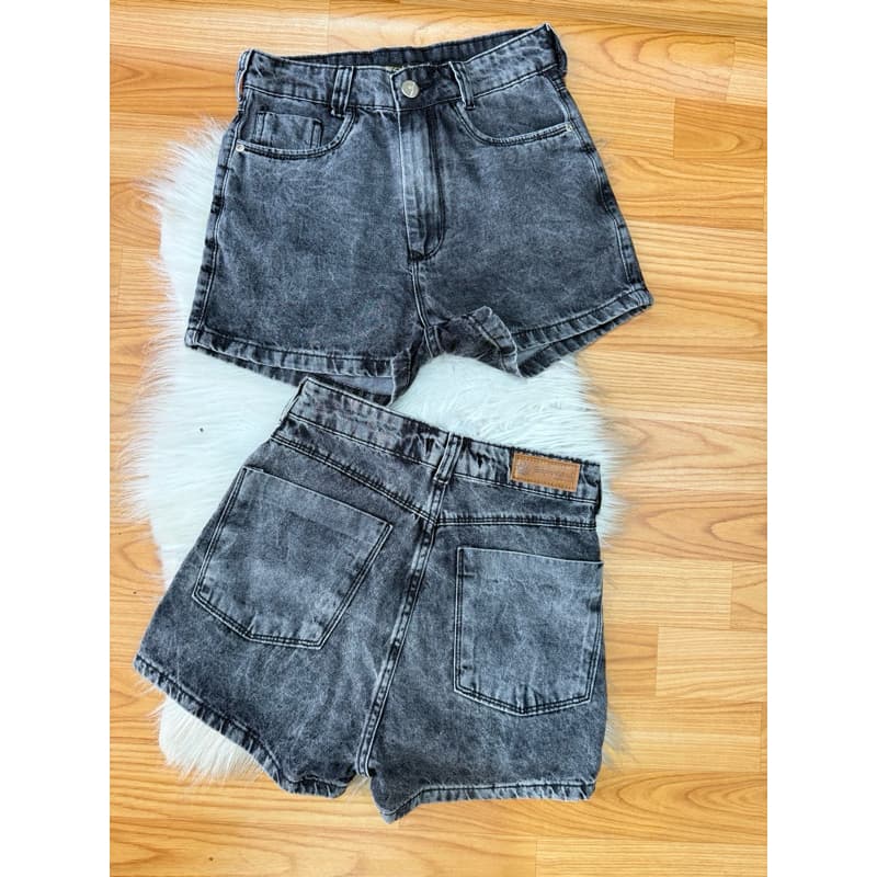 Short Preto stonado barra tradicional com bolso verdadeiro jeans premium 100% jeans