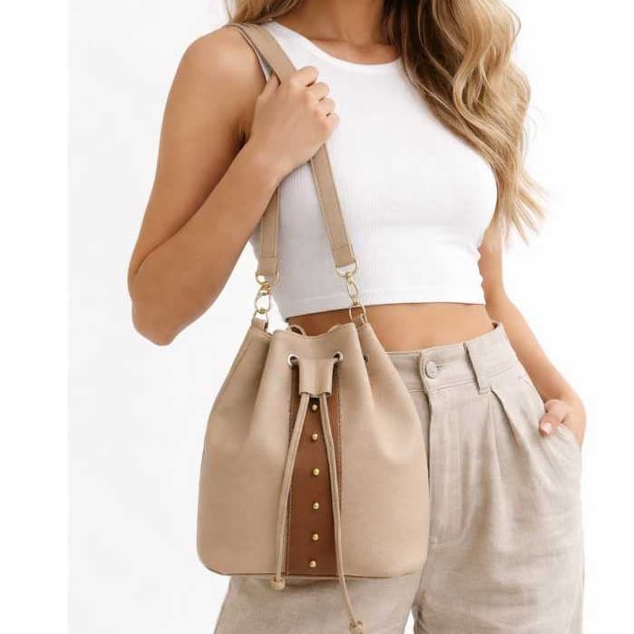 Bolsa Feminina de Costas Couro Sintetico Grande Capacidade com Cordão Ajustavel para Ombro Novidade