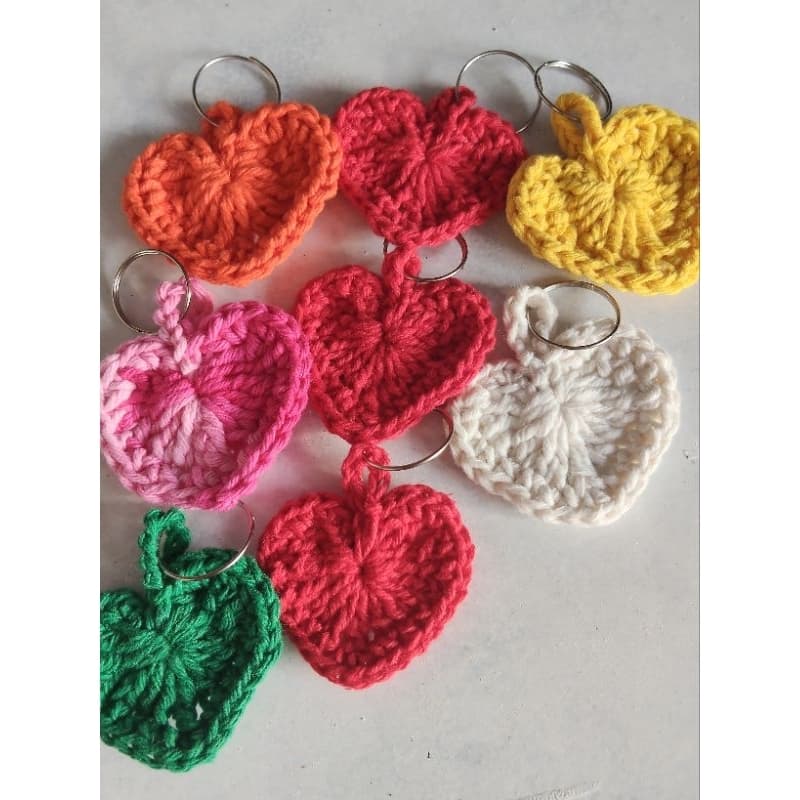 chaveiro em crochê formato em coração kit com 10