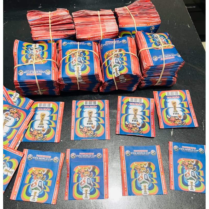 SUPER  PROMOÇÃO   📦🏆FIGURINHAS DA COPA DO MUNDO  cada pacotes vem 2 figurinhas alto colante e um card. não oficial