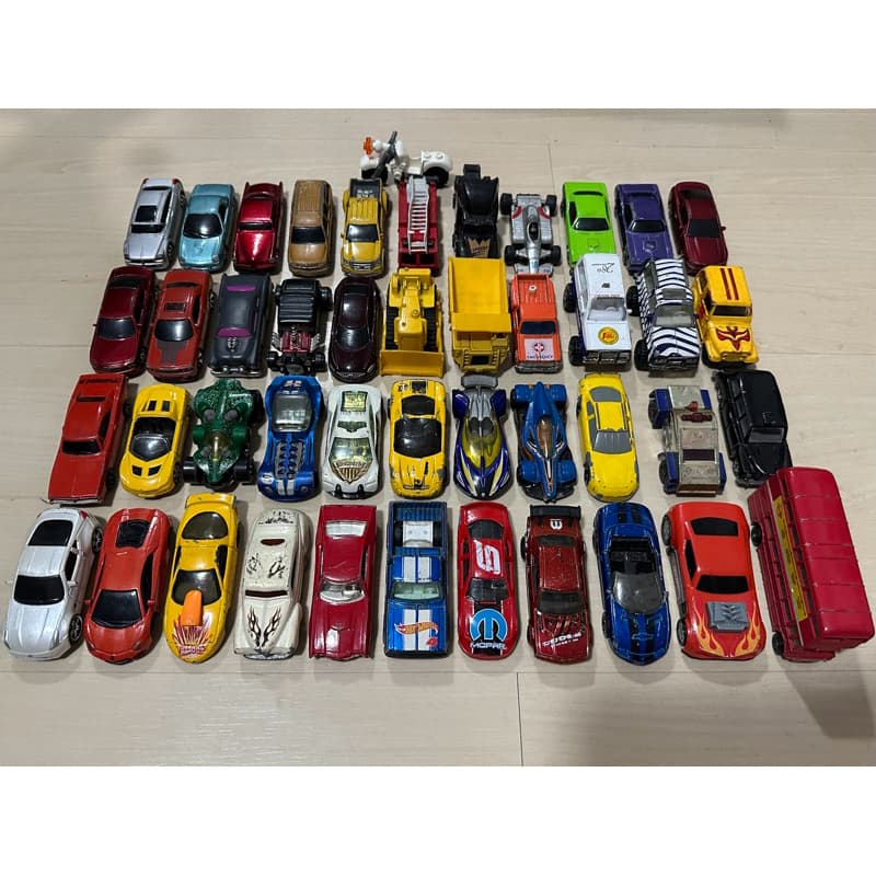 Miniaturas 1:64 - Sucatas (Hot Wheels, Matchbox, Maisto, Welly)