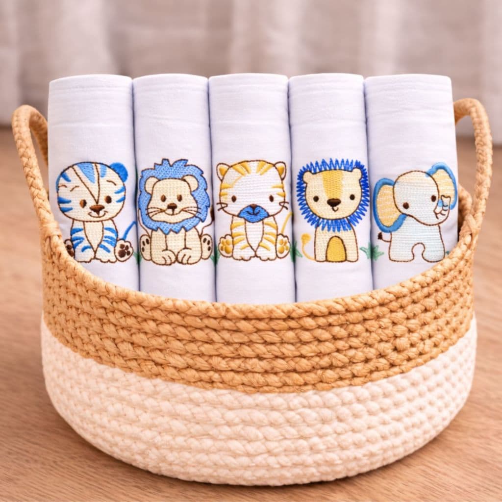 Fralda de Pano Bordada Bebê 5 unidades com Bainha 100% Algodão 70x70cm Tecido Duplo Enxoval Menino