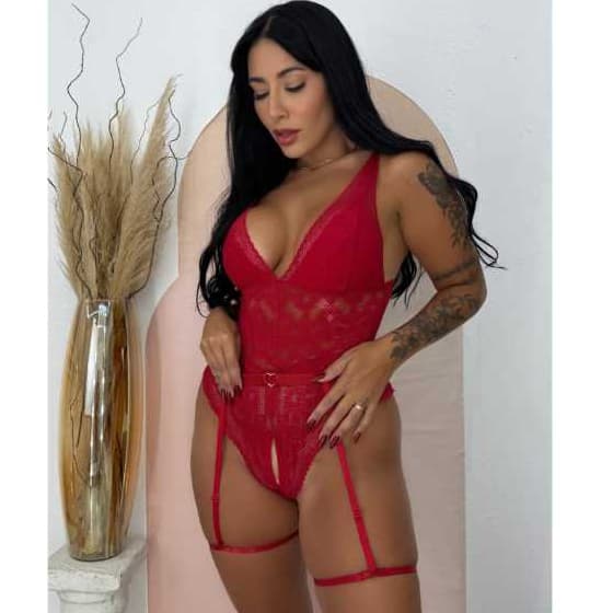 Body Esmeralda Langerie Sexy de Renda Rendado com Aberturas Sensuais e Cinta Liga