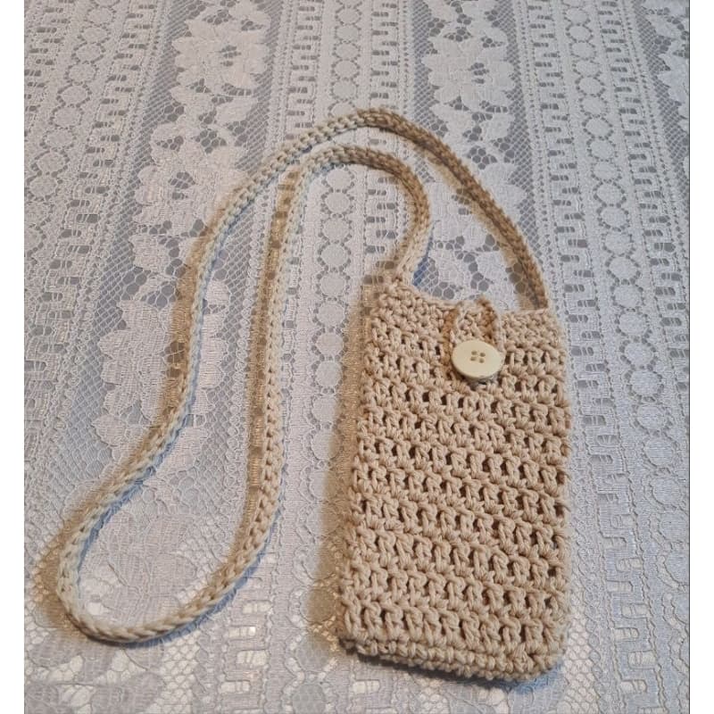 bolsa para celular em crochê