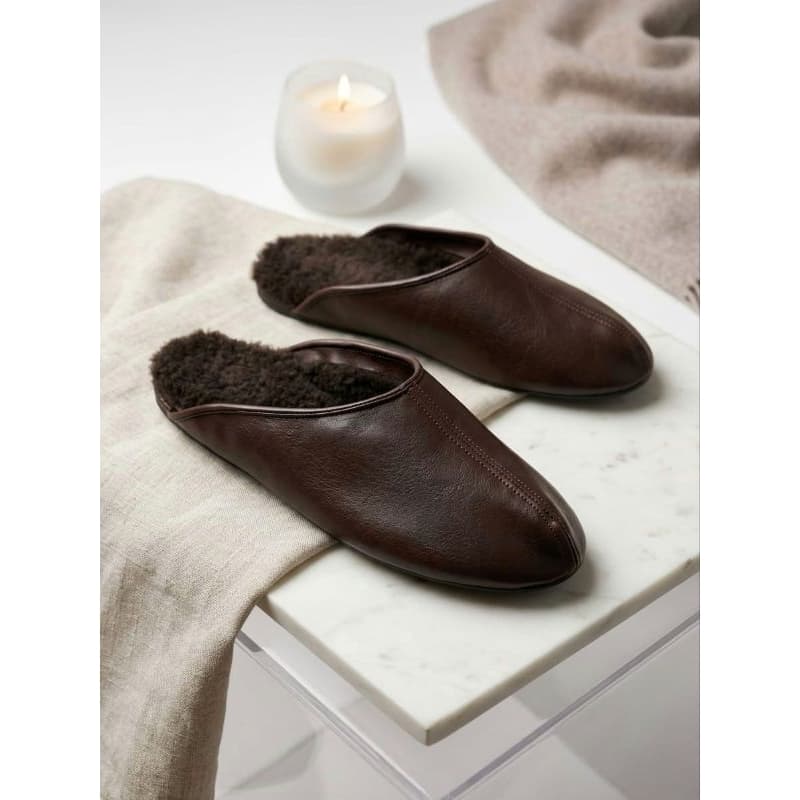 Pantufa estilo Campeira em Corino! 🐑 Com Solado Alto.