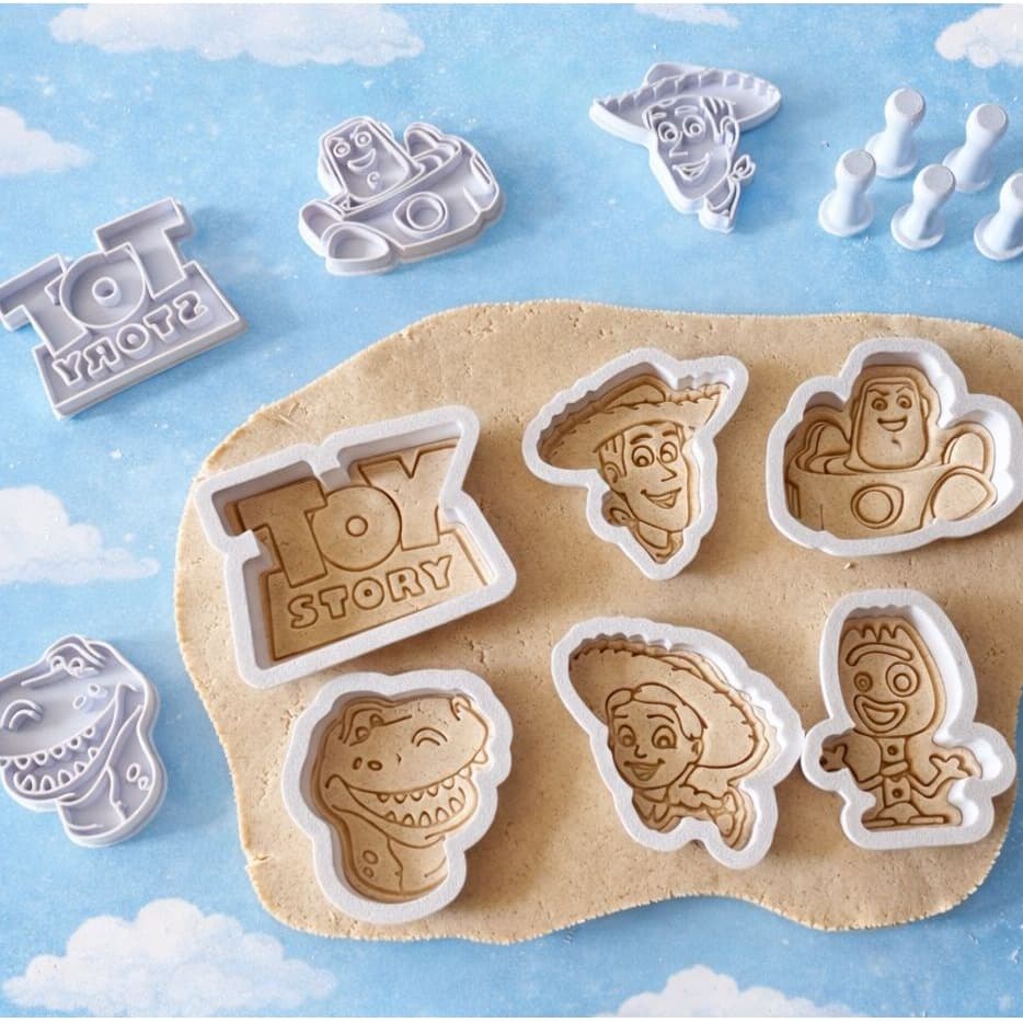 Kit 6 Cortador e Carimbo Toy Story para Biscoitos – Woody, Buzz, Rex e Forky – Confeitaria 5cm