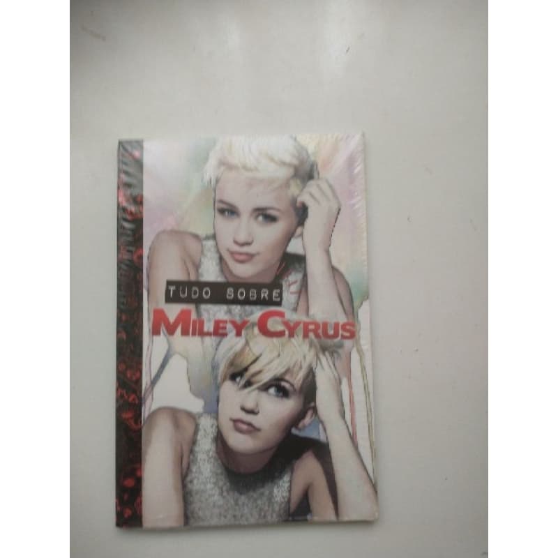 tudo sobre Miley Cruz