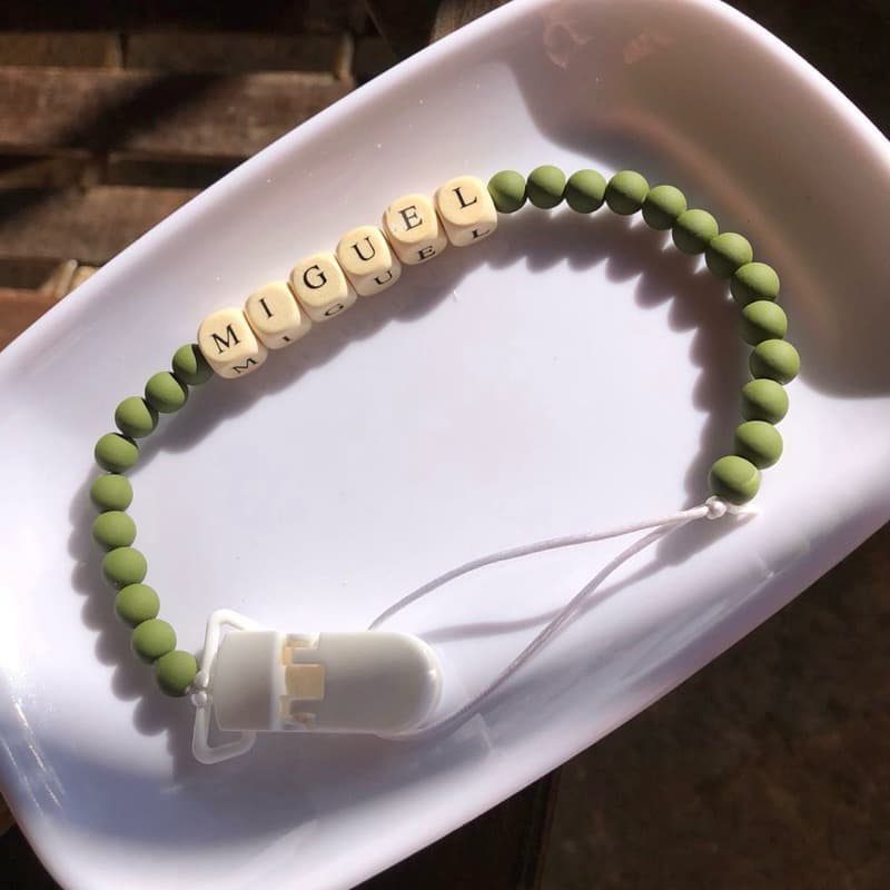 Prendedor de Chupeta Personalizado com Nome 🤍