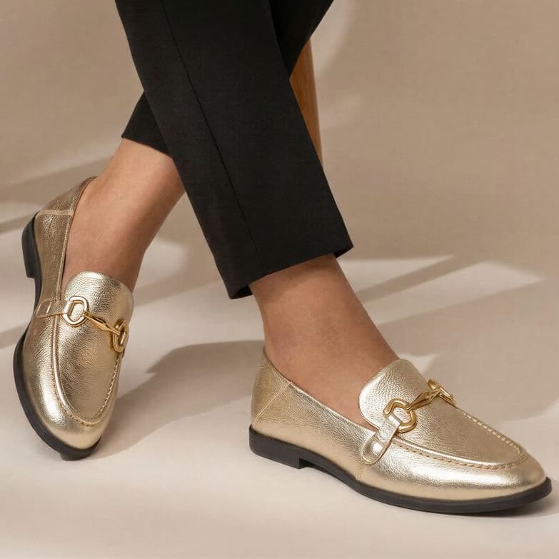 Mocassim Mara Dourado Feminino Vittal Couro Legítimo Metal Dourado Leve Macio Elegante