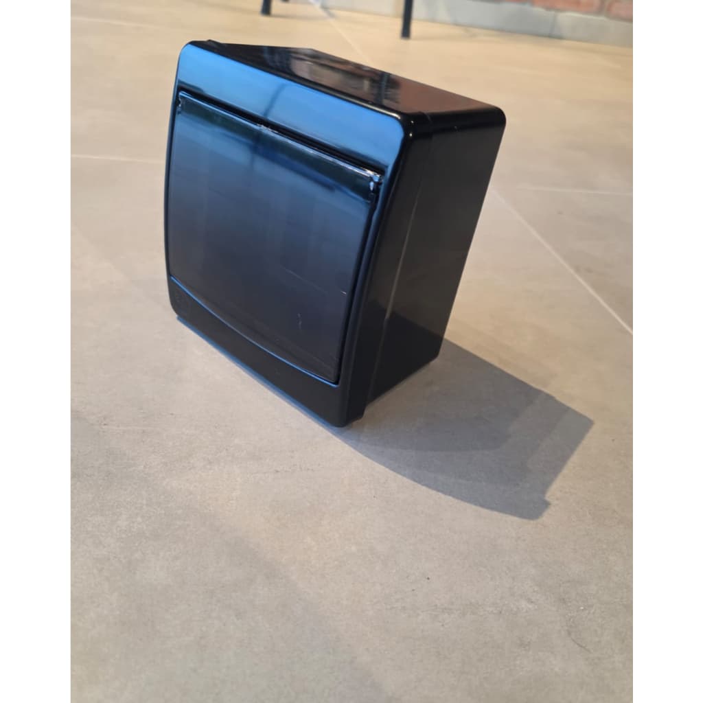 Quadro  Distribuição 1 a 4 disjuntores Sobrepor Preto CD tampa fumê