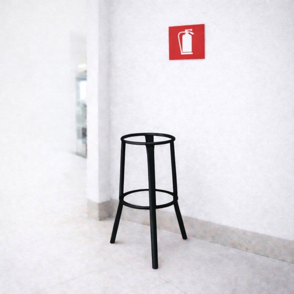 Suporte para Extintor Preto Universal 4kg e 6kg em Metal – Base Estável Reforçada Segurança Total