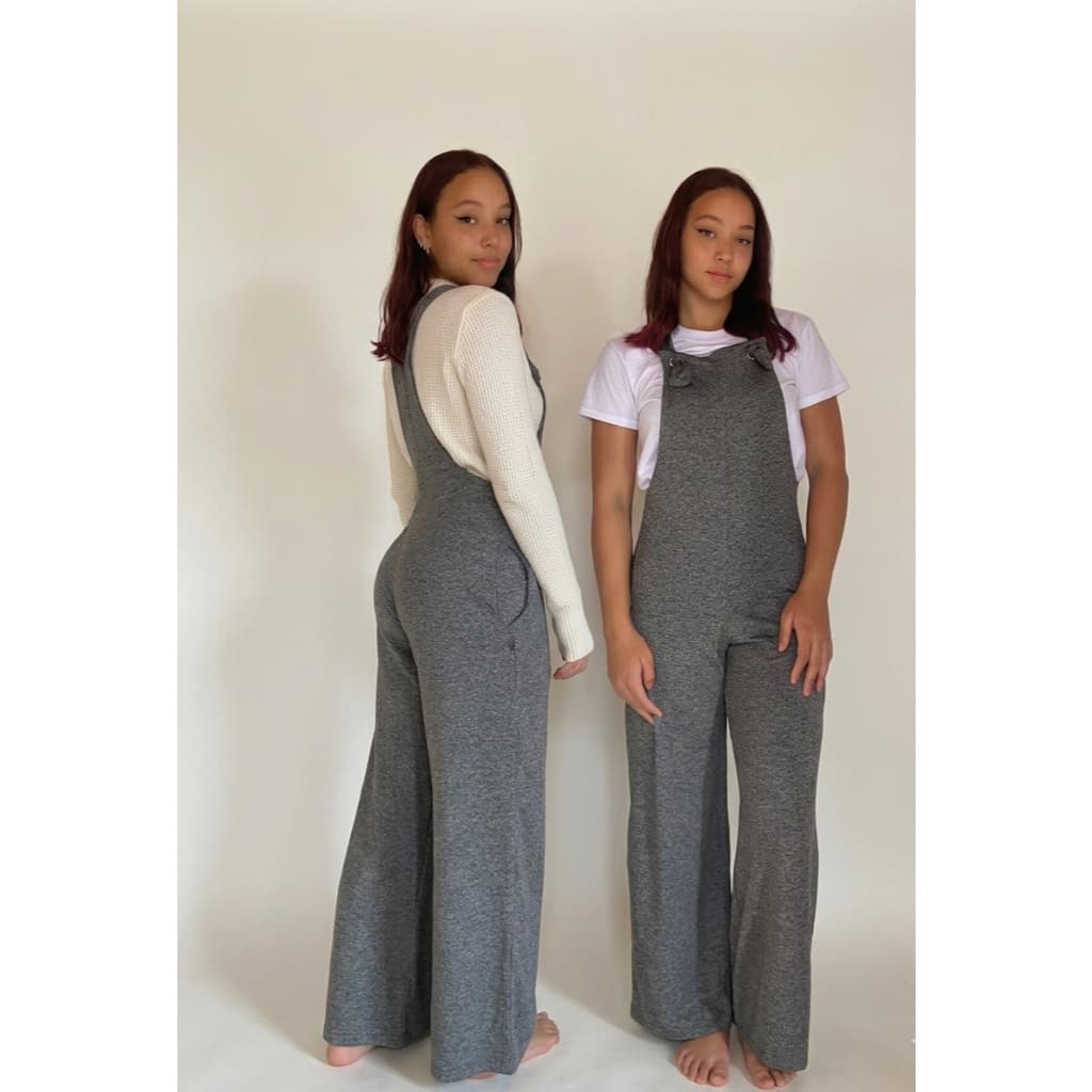 macacão jardineira feminina com regulagem e bolso