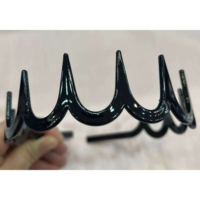 *Tiara Ondulada de Plástico – Design Retrô e Confortável*