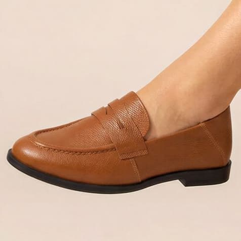 Mocassim Gia Feminino Vittal Couro Legítimo Calce Facil Elegante Aplique Olho de Gato
