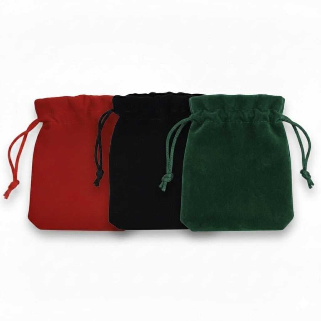 Kit 20 A 60 Saquinhos De Veludo Premium Tamanho 7x9 CM  P/ Joias Na Cor Preto Verde e Vermelho.