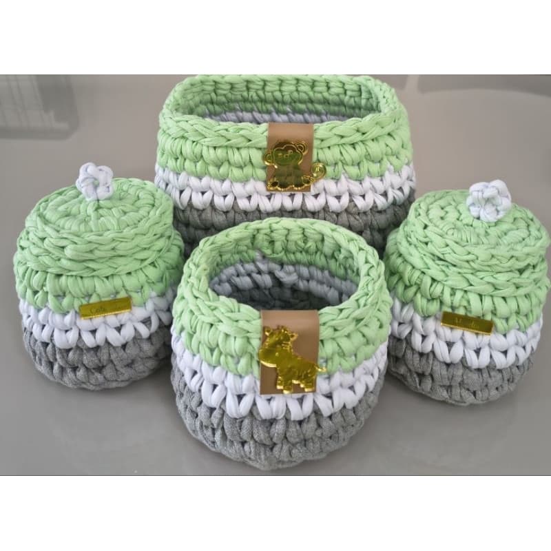 Kit higiene para bebê de crochê  em fio de malha.