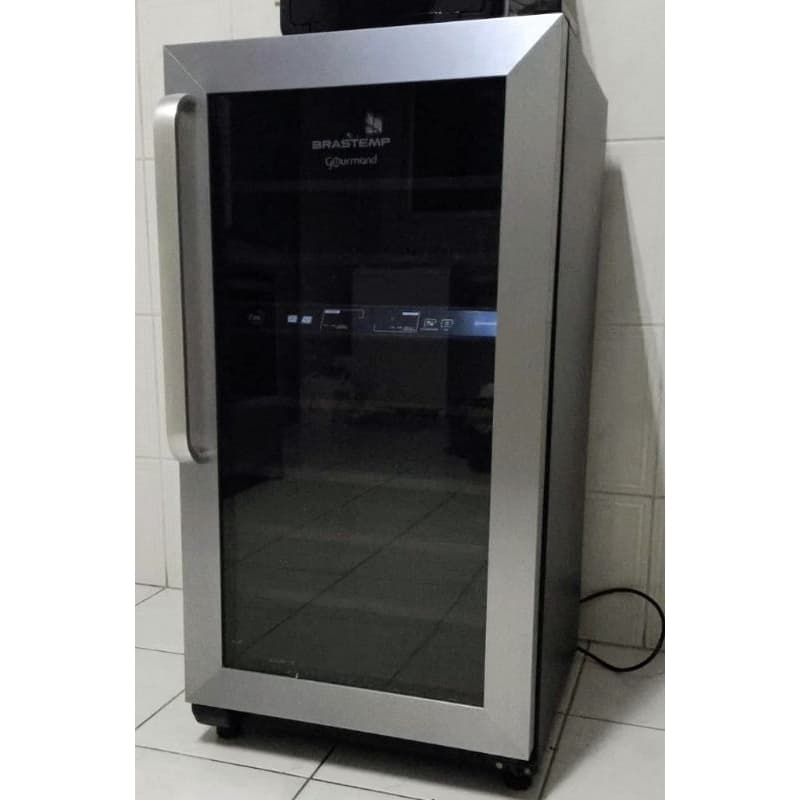 Oportunidade! Adega Climatizada Brastemp Gourmand - Elegância e conservação perfeita!