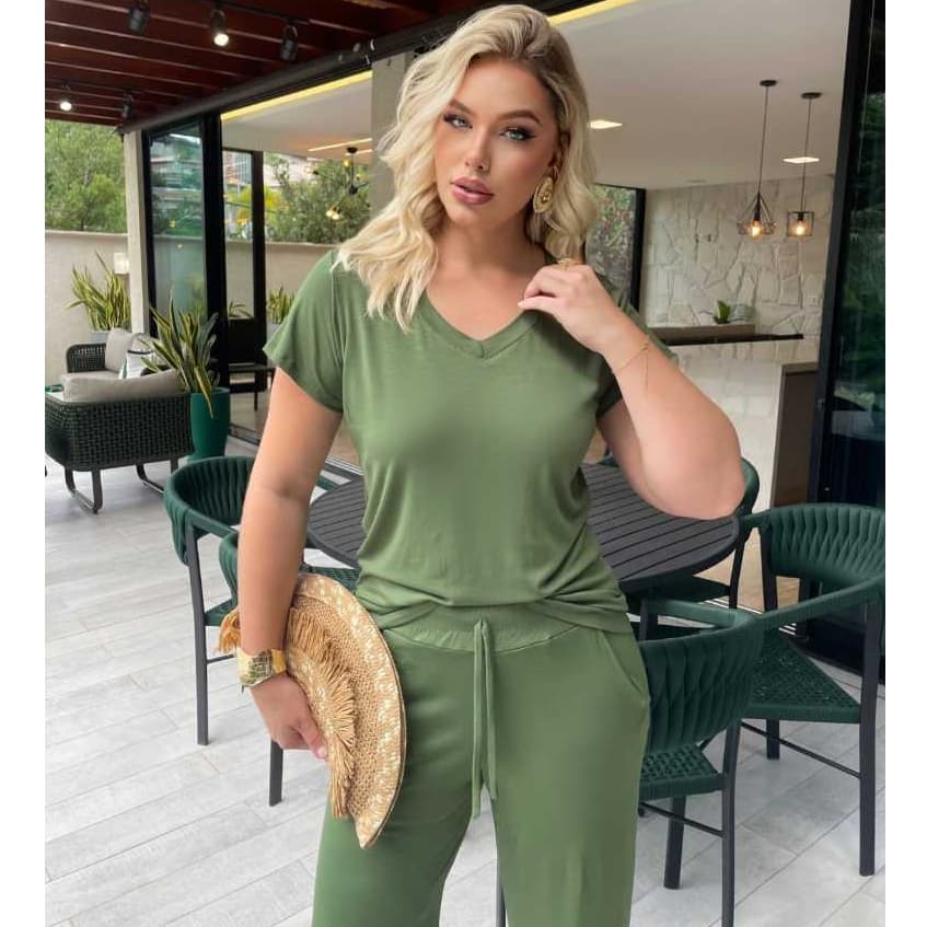 Conjunto Feminino com Elastano Blusa Gola V e Calça Pantalona Tecido Viscolycra Premium