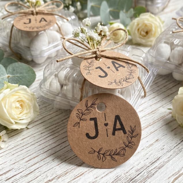 TAG PERSONALIZADA SOMENTE COM INICIAIS EM PAPEL KRAFT MODELO RÚSTICO CASAMENTO LEMBRANCINHAS