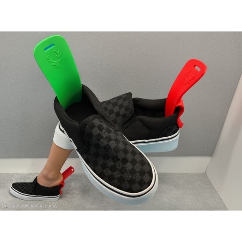 Calçador de sapatos tênis ergonomia idoso problema coluna