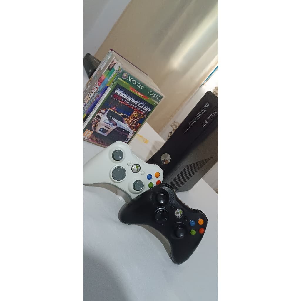 Xbox 360 LOTADO de jogos - 2 Controles - (desbloqueado)