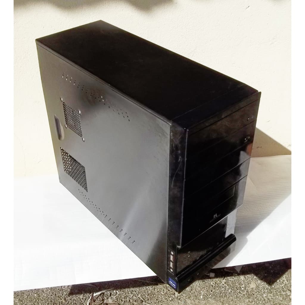 Gabinete vintage antigo para PC.- Cód. 629 -