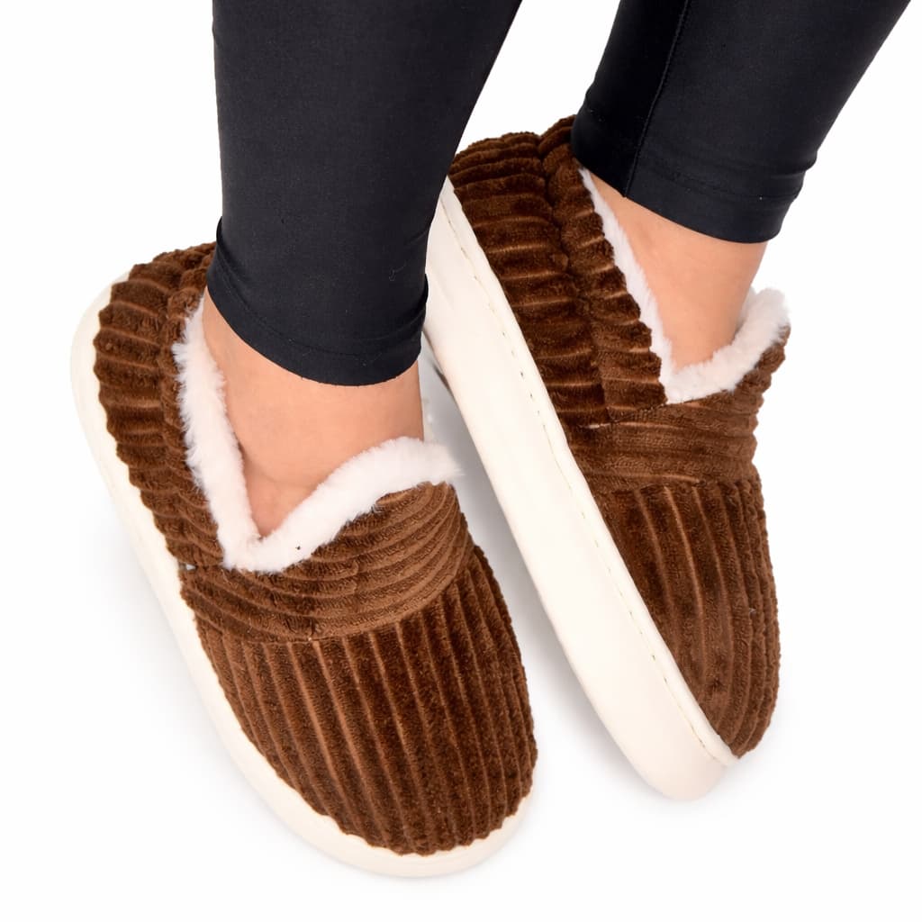 Pantufa Forrada com Lã Canelada Adulto Fechada CV-213